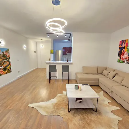 L Etoile تيرانا