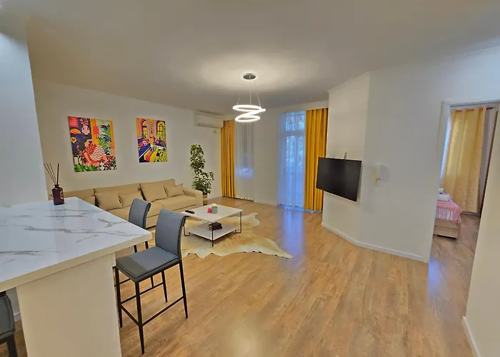 L Etoile * تيرانا